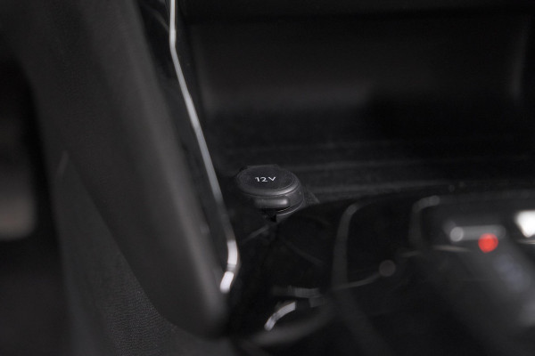 Peugeot 2008 PureTech 130 EAT8 Allure | Parkeersensoren | Navigatie | Apple Carplay | Climate Control