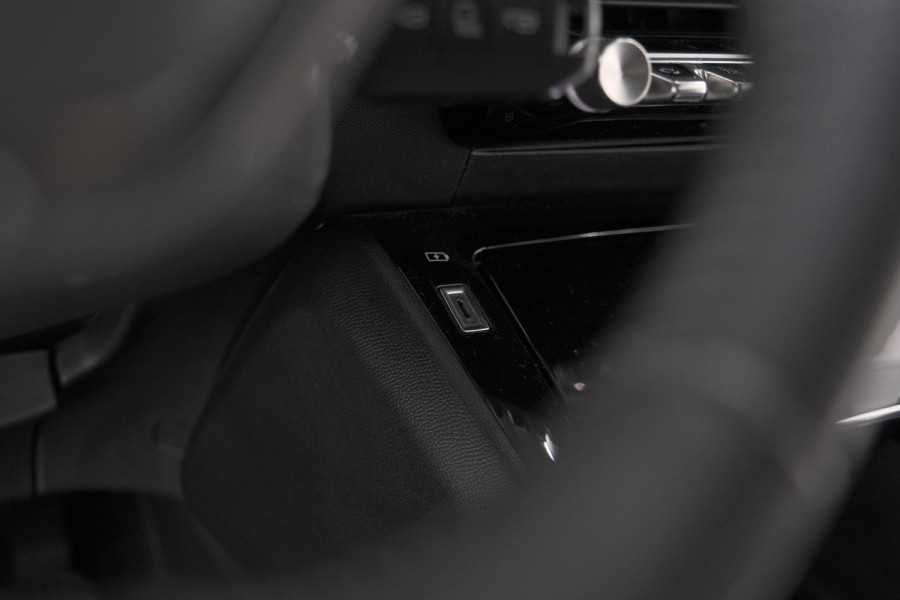 Peugeot 2008 PureTech 130 EAT8 Allure | Parkeersensoren | Navigatie | Apple Carplay | Climate Control