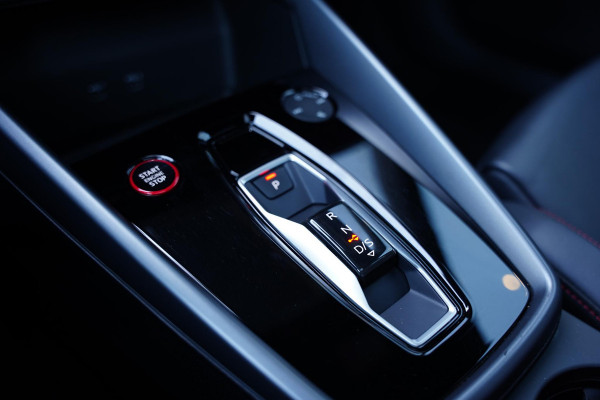 Audi RS 3 SPORTBACK 2.5 TFSI Quattro Panorama / SONOS 3D / Magnetic Ride