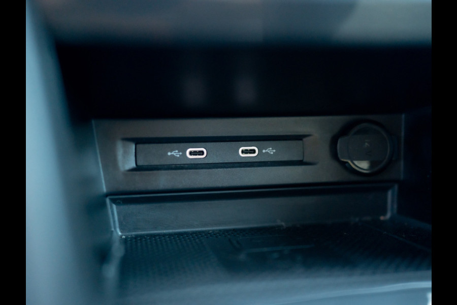 Volkswagen Tiguan 1.5 TSI R-Line Business+ | 360 Camera | 20'' | IQ Light | Groot Navi | Prijs Rijklaar!!