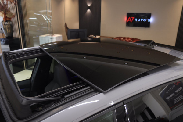 Volkswagen Golf 1.4 eHybrid GTE /PANO/IQLIGHT/CAM/CARPLAY/ACC/LANE ASSIST/STOELVERWARMING/STERRENHEMEL/VOL