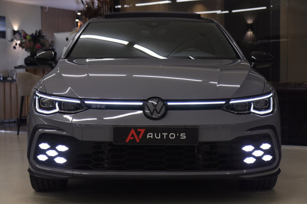 Volkswagen Golf 1.4 eHybrid GTE /PANO/IQLIGHT/CAM/CARPLAY/ACC/LANE ASSIST/STOELVERWARMING/STERRENHEMEL/VOL