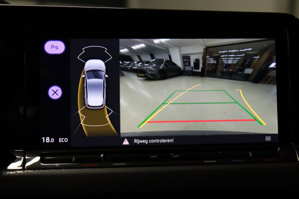 Volkswagen Golf 1.4 eHybrid GTE /PANO/IQLIGHT/CAM/CARPLAY/ACC/LANE ASSIST/STOELVERWARMING/STERRENHEMEL/VOL
