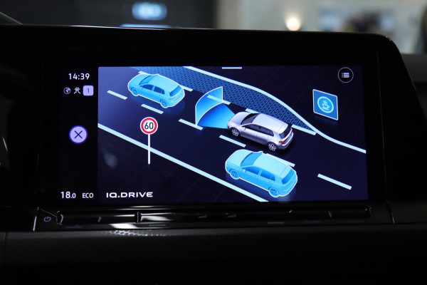 Volkswagen Golf 1.4 eHybrid GTE /PANO/IQLIGHT/CAM/CARPLAY/ACC/LANE ASSIST/STOELVERWARMING/STERRENHEMEL/VOL