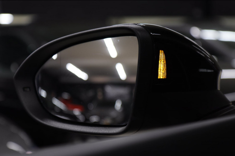 Volkswagen Golf 1.4 eHybrid GTE /PANO/IQLIGHT/CAM/CARPLAY/ACC/LANE ASSIST/STOELVERWARMING/STERRENHEMEL/VOL