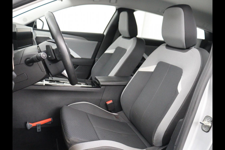 Opel Astra 1.6 Turbo Hybrid | Origineel NL | Adaptive cruise | Carplay | Parkeerhulp | Climate control | Digital Cockpit | Bluetooth | Full LED | PHEV | Plug In