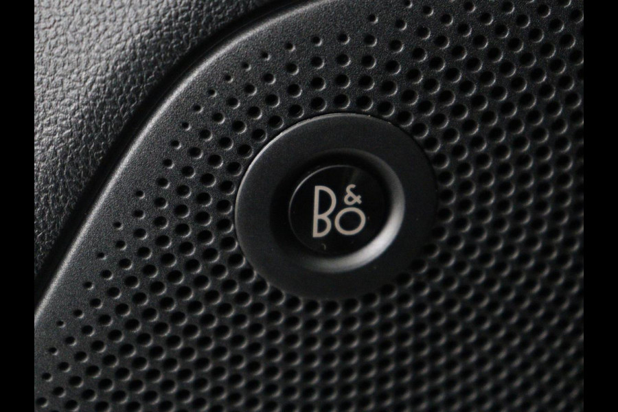 Ford Focus 1.5 EcoBoost ST Line | Stoelverwarming | Adaptive cruise | Camera | B&O Sound | Caplay | Keyless | Full LED | Park Assist | Climate control | Dodehoek detectie | Stuurverwarming