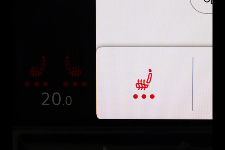 Volkswagen Golf 1.0 eTSI Life Business | Stoelverwarming | Trekhaak | Camera | Adaptive cruise | Carplay | Sfeerverlichting | Memory | Side Assist | Climate control | Full LED