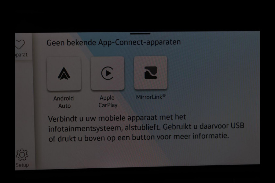 Volkswagen Golf 1.0 eTSI Life Business | Stoelverwarming | Trekhaak | Camera | Adaptive cruise | Carplay | Sfeerverlichting | Memory | Side Assist | Climate control | Full LED