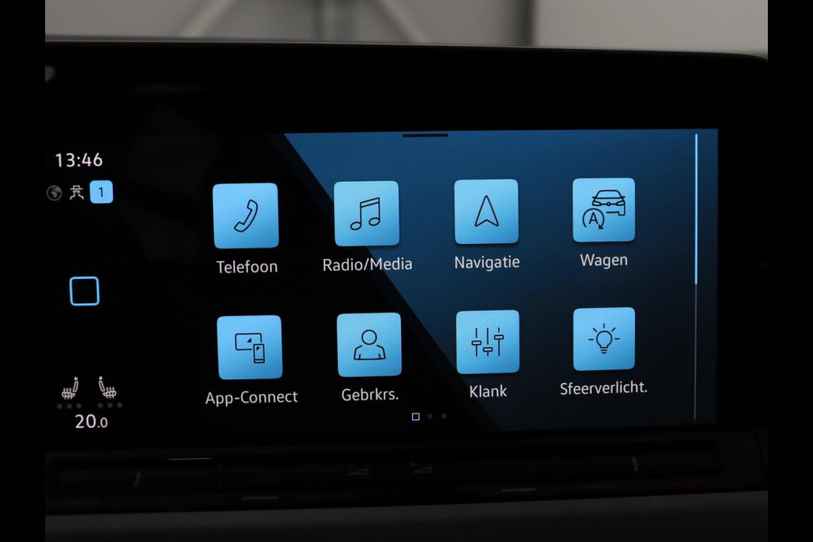 Volkswagen Golf 1.0 eTSI Life Business | Stoelverwarming | Trekhaak | Camera | Adaptive cruise | Carplay | Sfeerverlichting | Memory | Side Assist | Climate control | Full LED
