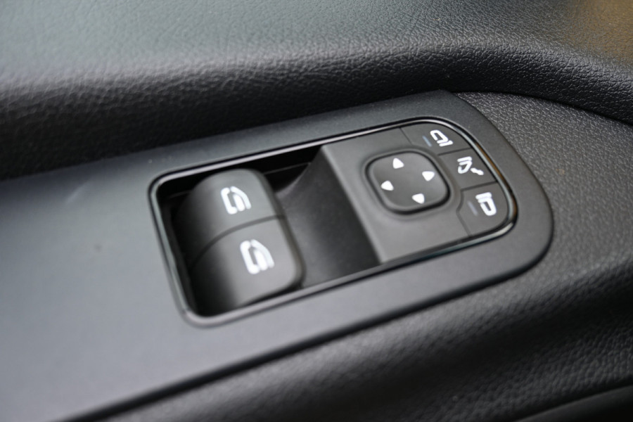 Mercedes-Benz Sprinter 316 CDI L3 Dubbele cabine Open laadbak 3500 kg Trekhaak, MBUX met Apple Carplay/Android Auto