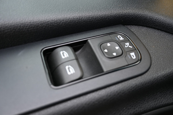 Mercedes-Benz Sprinter 316 CDI L3 Dubbele cabine Open laadbak 3500 kg Trekhaak, MBUX met Apple Carplay/Android Auto