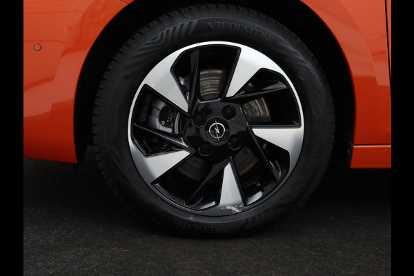 Opel CORSA-E GS Line 50 kWh | 3 Fase | Camera | Carplay | Dodehoek detectie | Cruise control | Full LED | Climate control | Park Assist