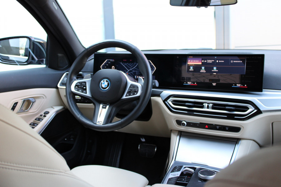 BMW 3 Serie Touring 330e M Sport | Adaptieve cruise | Leder | 360 Camera |