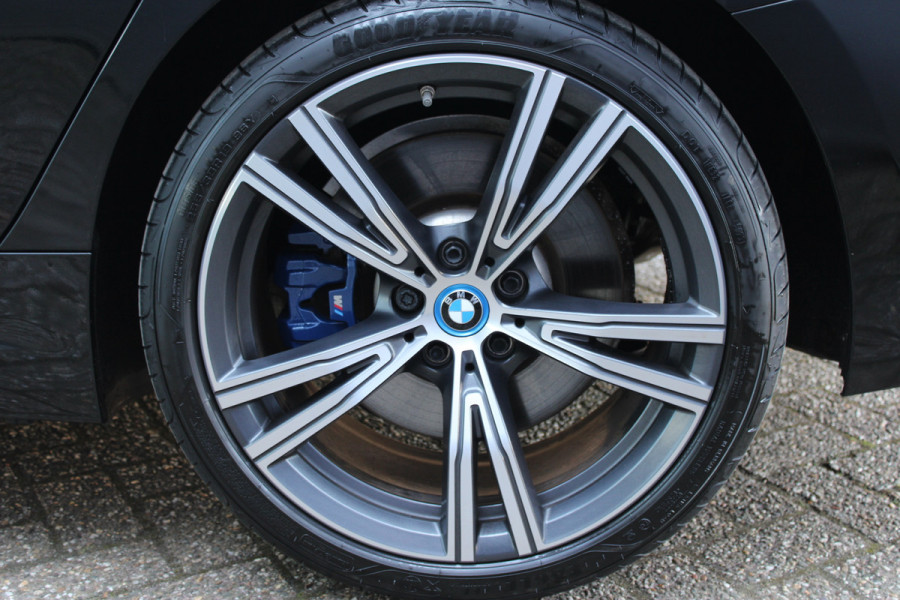 BMW 3 Serie Touring 330e M Sport | Adaptieve cruise | Leder | 360 Camera |