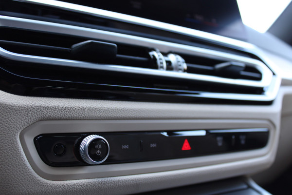 BMW 3 Serie Touring 330e M Sport | Adaptieve cruise | Leder | 360 Camera |