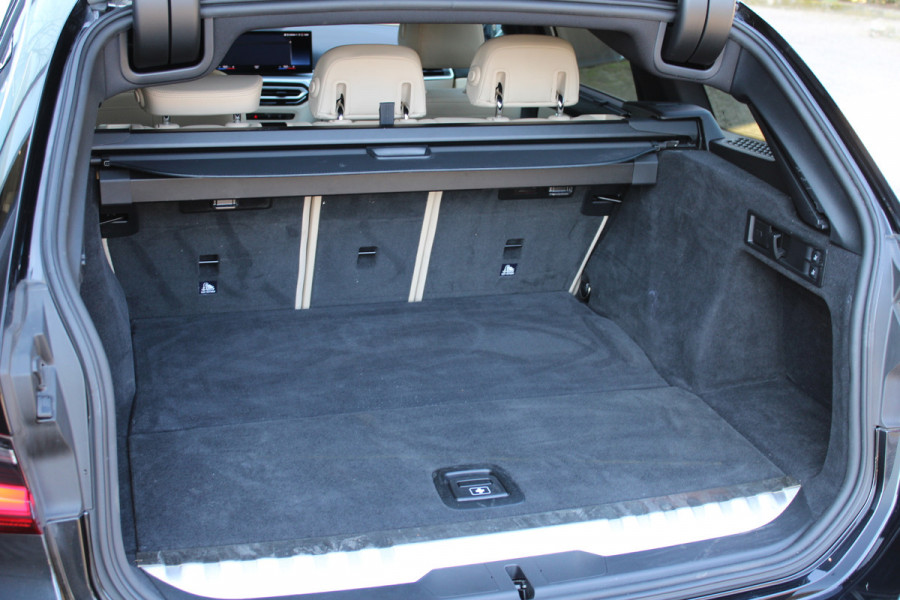 BMW 3 Serie Touring 330e M Sport | Adaptieve cruise | Leder | 360 Camera |