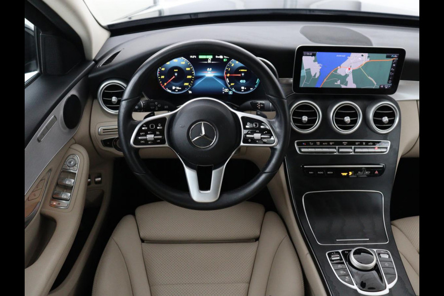 Mercedes-Benz C-Klasse 300e Business Solution Luxury | Leder | Stoelverwarming | Camera | Digital Cockpit | Park Assist | Navigatie | Full LED | Cruise control | Bluetooth | Climate control | PHEV | Plug In