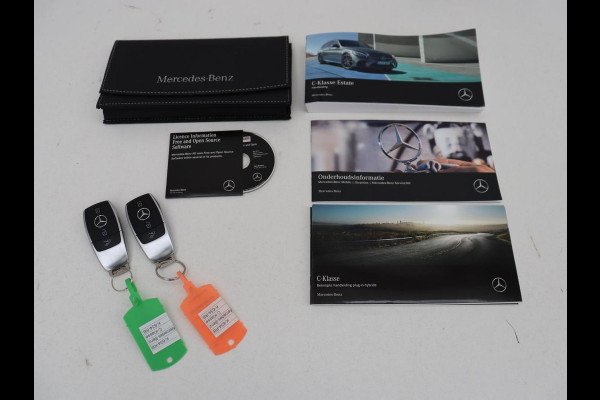 Mercedes-Benz C-Klasse 300e Business Solution Luxury | Leder | Stoelverwarming | Camera | Digital Cockpit | Park Assist | Navigatie | Full LED | Cruise control | Bluetooth | Climate control | PHEV | Plug In