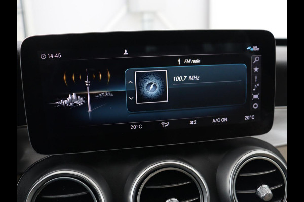 Mercedes-Benz C-Klasse 300e Business Solution Luxury | Leder | Stoelverwarming | Camera | Digital Cockpit | Park Assist | Navigatie | Full LED | Cruise control | Bluetooth | Climate control | PHEV | Plug In