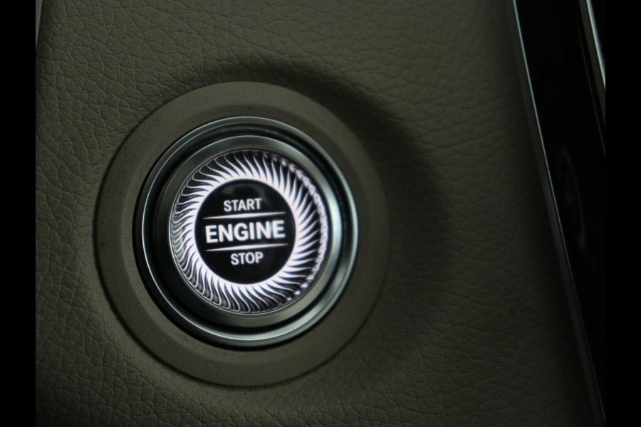 Mercedes-Benz C-Klasse 300e Business Solution Luxury | Leder | Stoelverwarming | Camera | Digital Cockpit | Park Assist | Navigatie | Full LED | Cruise control | Bluetooth | Climate control | PHEV | Plug In