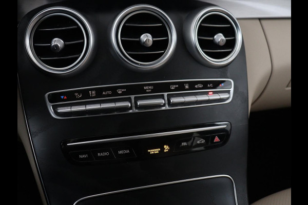 Mercedes-Benz C-Klasse 300e Business Solution Luxury | Leder | Stoelverwarming | Camera | Digital Cockpit | Park Assist | Navigatie | Full LED | Cruise control | Bluetooth | Climate control | PHEV | Plug In