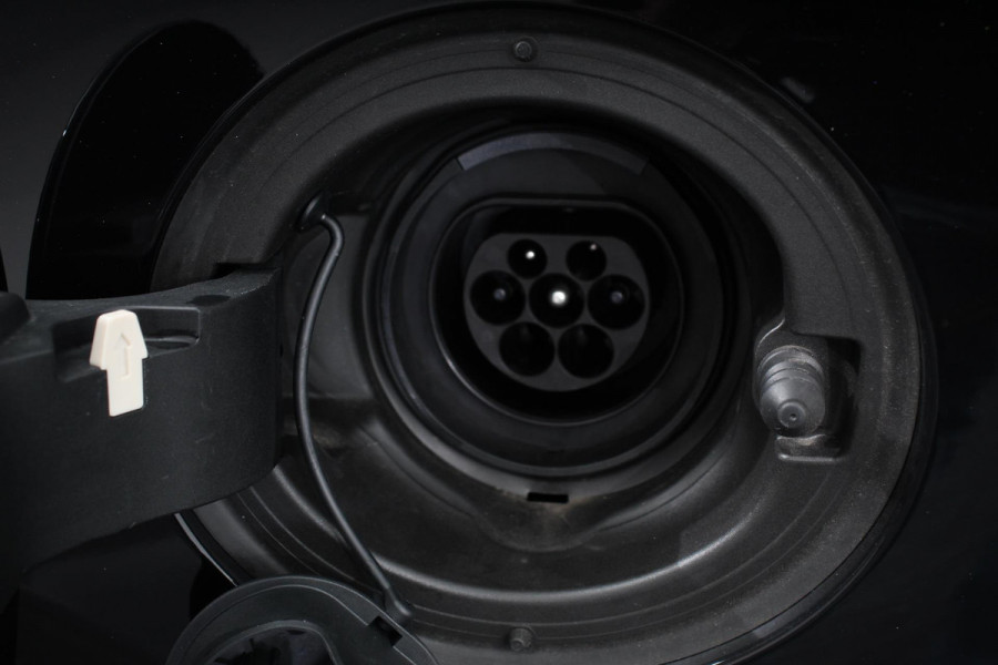 Volvo XC90 2.0 T8 Recharge AWD Ultimate Dark | Leder | Panorama-schuifdak | Navigatie | Harman Kardon | Electrisch bedienbare achterklep | Camera