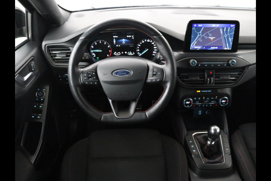 Ford Focus 1.0 EcoBoost ST Line | Panoramadak | Trekhaak | Stoelverwarming | Adaptive cruise | Camera | B&O Sound | Carplay | Navigatie | Full LED | Climate control | Bluetooth