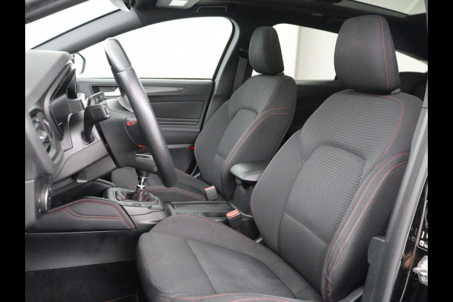 Ford Focus 1.0 EcoBoost ST Line | Panoramadak | Trekhaak | Stoelverwarming | Adaptive cruise | Camera | B&O Sound | Carplay | Navigatie | Full LED | Climate control | Bluetooth
