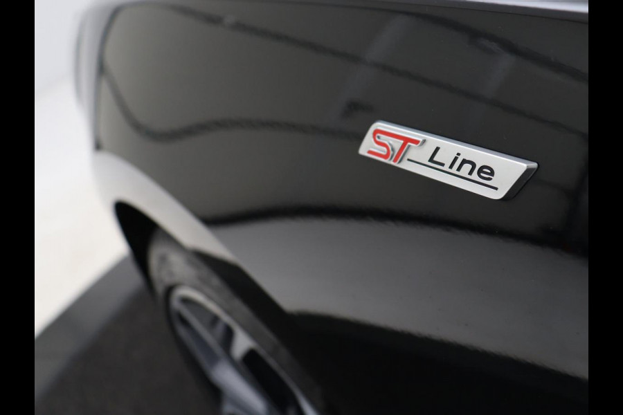 Ford Focus 1.0 EcoBoost ST Line | Panoramadak | Trekhaak | Stoelverwarming | Adaptive cruise | Camera | B&O Sound | Carplay | Navigatie | Full LED | Climate control | Bluetooth