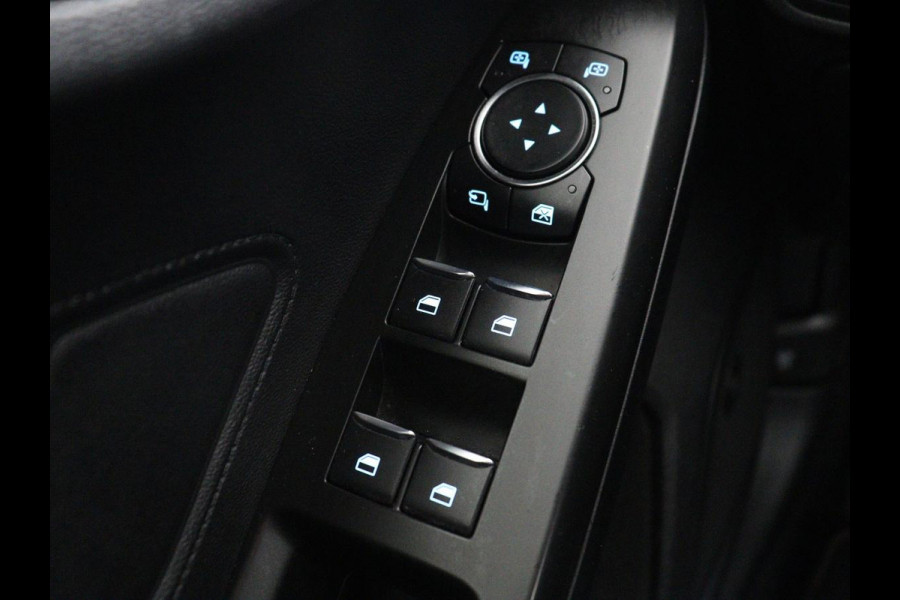 Ford Focus 1.0 EcoBoost ST Line | Panoramadak | Trekhaak | Stoelverwarming | Adaptive cruise | Camera | B&O Sound | Carplay | Navigatie | Full LED | Climate control | Bluetooth