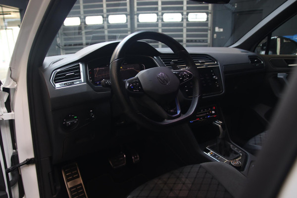 Volkswagen Tiguan 2.0 TSI 4Motion 3x R-line PANO-HUD-IQ LED-22''