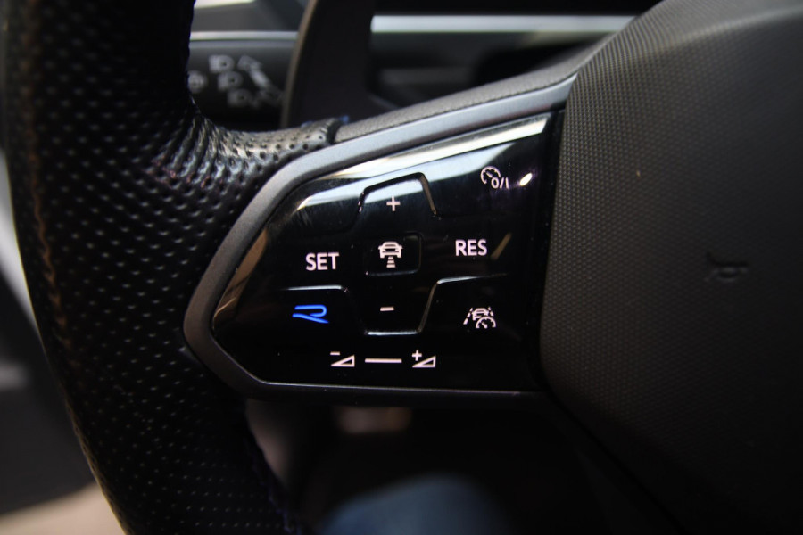 Volkswagen Tiguan 2.0 TSI 4Motion 3x R-line PANO-HUD-IQ LED-22''