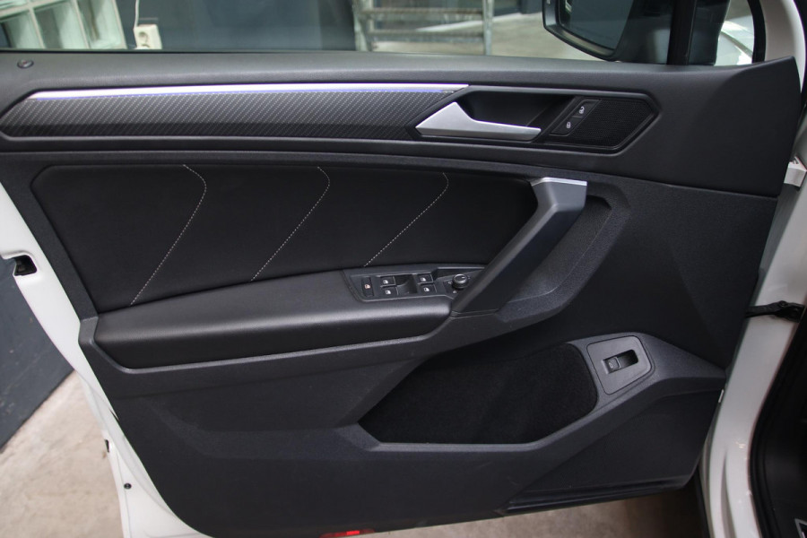 Volkswagen Tiguan 2.0 TSI 4Motion 3x R-line PANO-HUD-IQ LED-22''