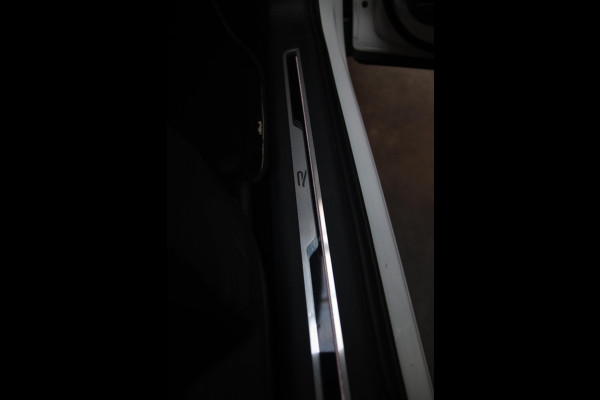 Volkswagen Tiguan 2.0 TSI 4Motion 3x R-line PANO-HUD-IQ LED-22''