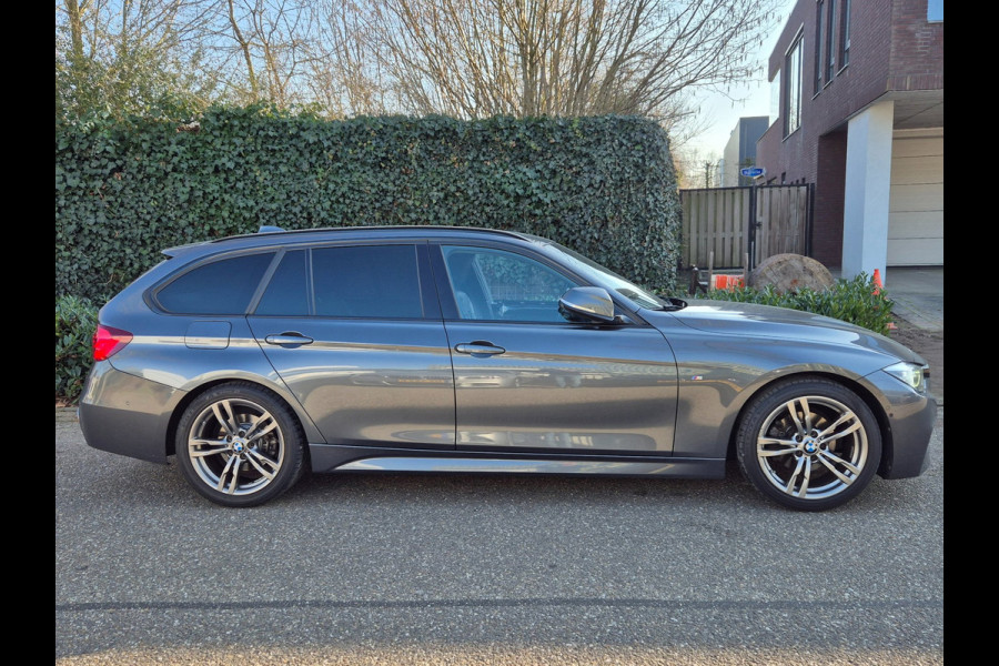 BMW 3 Serie Touring M Sport F31 6WB Apple CarPlay Shadowline 360* Camera Lm velgen Breedset NAP NL M Sport Corporate Lease