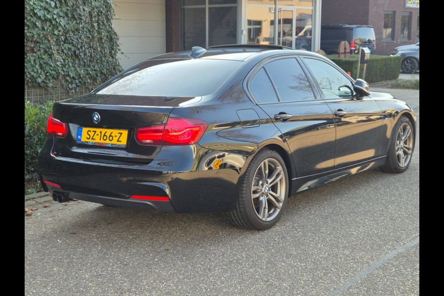BMW 3-serie 320i M Sport ACC Apple CarPlay Camera Schuifdak Lane assist volle optieslijst H&K High Executive