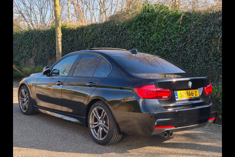 BMW 3-serie 320i M Sport ACC Apple CarPlay Camera Schuifdak Lane assist volle optieslijst H&K High Executive