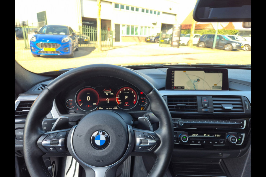 BMW 3-serie 320i M Sport ACC Apple CarPlay Camera Schuifdak Lane assist volle optieslijst H&K High Executive
