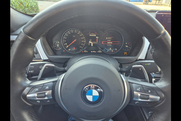 BMW 3-serie 320i M Sport ACC Apple CarPlay Camera Schuifdak Lane assist volle optieslijst H&K High Executive