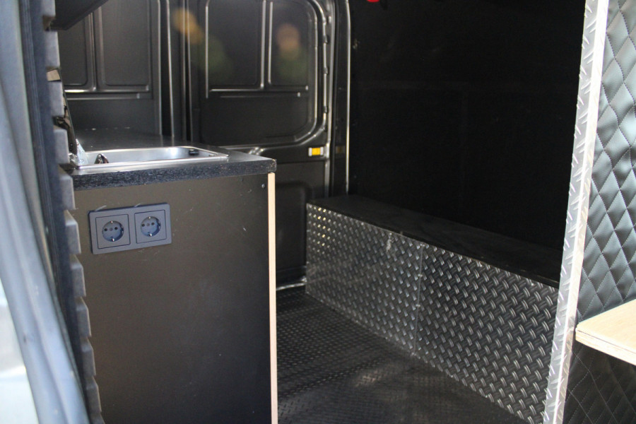 Ford Transit 350 2.0 TDCI L3H2 Trend 130pk - Camper/Grijs Kenteken - Blind Spot - ACC - Trekhaak - Stoelverwarming - Luifel - Rijklaar