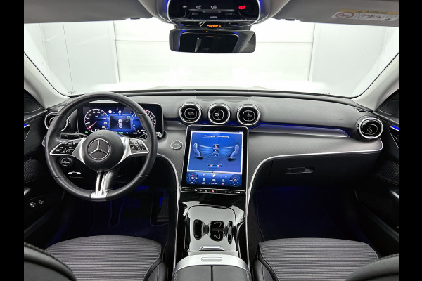 Mercedes-Benz C-Klasse 300 e Business Line Limited | Achteruitrijcamera | Stoelverwarming | Sfeerverlichting | Apple carplay |  Navigatie | Inclusief 24 maanden MB Certified garantie voor Europa.