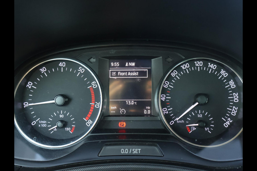 Škoda Fabia Combi 1.0 TSI AMBITION + TREKHAAK | NAVIGATIE | CLIMATE | CRUISE | LMV