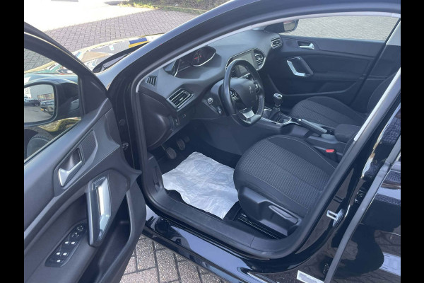 Peugeot 308 SW 1.2 PureTech Blue Lease Executive