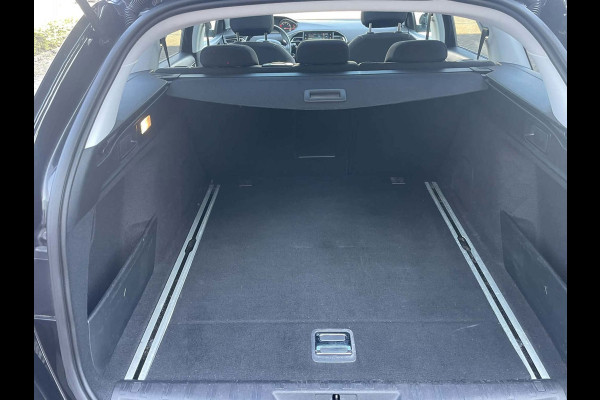 Peugeot 308 SW 1.2 PureTech Blue Lease Executive