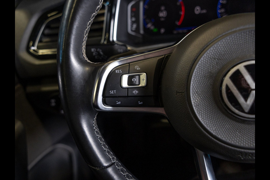 Volkswagen T-Roc Sport / 150pk / Achteruitrij camera / Virtual cockpit / Adaptieve cruise control /
