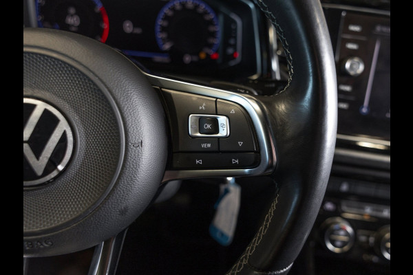 Volkswagen T-Roc Sport / 150pk / Achteruitrij camera / Virtual cockpit / Adaptieve cruise control /