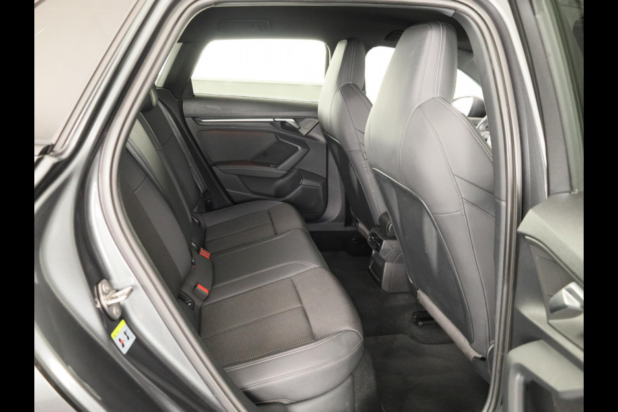 Audi A3 Sportback 45 TFSI e S edition Competition 245pk | Ambient Lighting | Afgevlakt stuur | Audi soundsystem | Parkeerhulp V+A