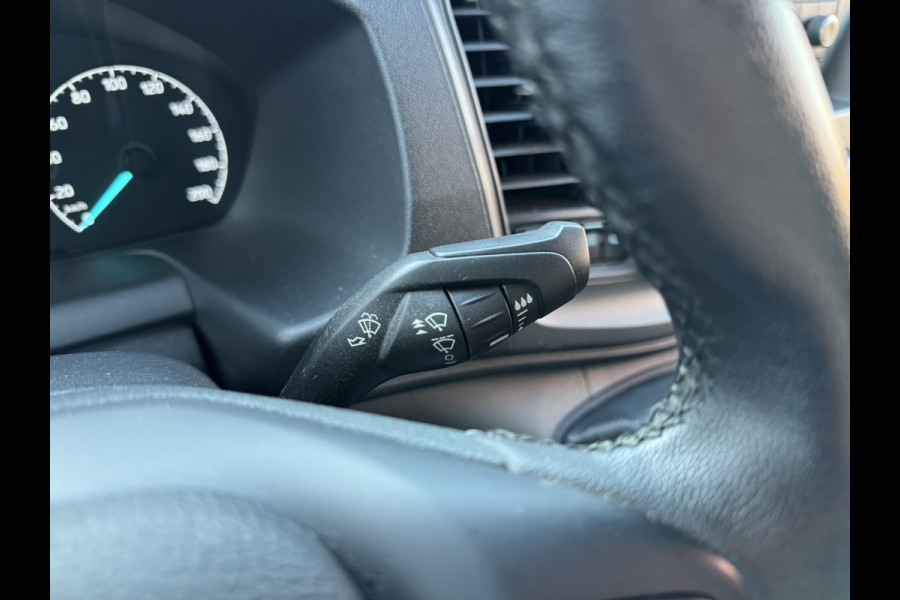 Ford Transit Custom 320 2.0 TDCI L2H1 Trend Trekhaak LED Airco Cruise Imperiaal Ladder Stoelverwarming Parkeersensoren Voor en Achter