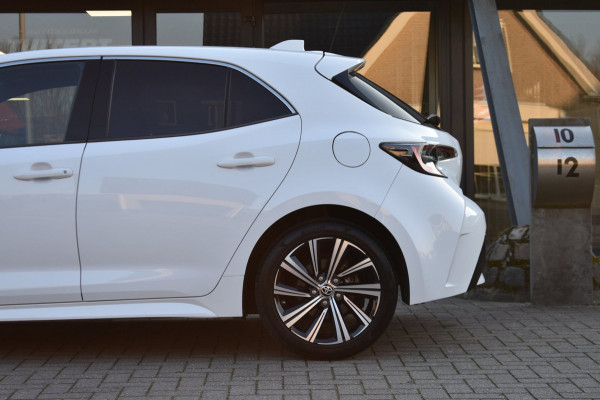 Toyota Corolla 1.8 Hybrid Dynamic | CAMERA | STOELVERWARMING | APPLE CARPLAY | ANDROID AUTO | NAP |